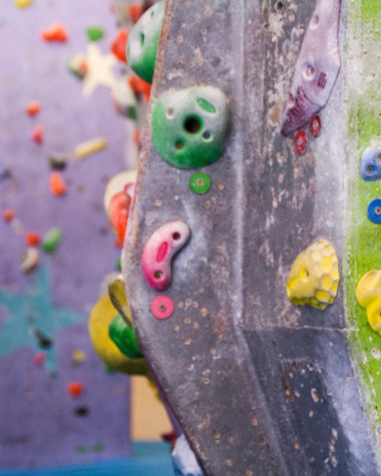 Bouldering wall at a Socialhood Bouldern & Chill